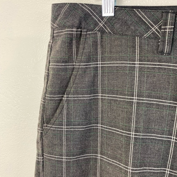 Travis Mathews Gray Grid Plaid Windowpane Chino Golf Shorts Men’s 38 - Picture 10 of 13